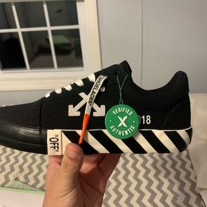 Off white vulc low size 7